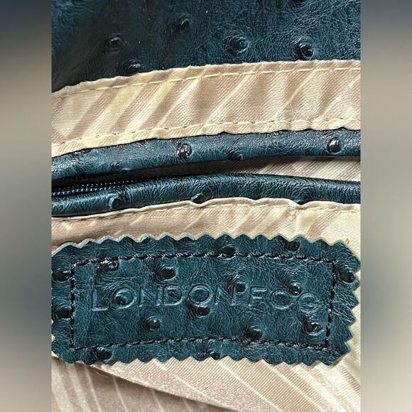 London Fog | Green Simulated Ostrich Skin Leather Purse - Picture 6 of 9
